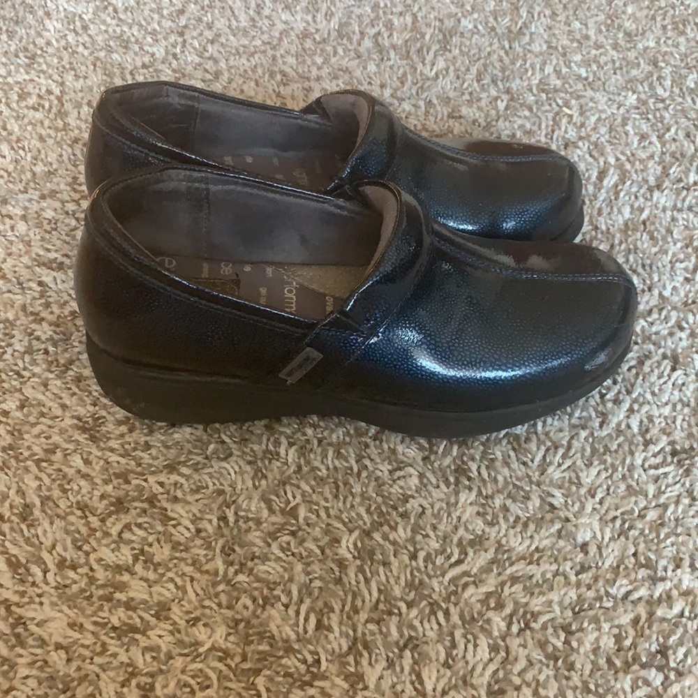 Shoes - Picture 3 of 6